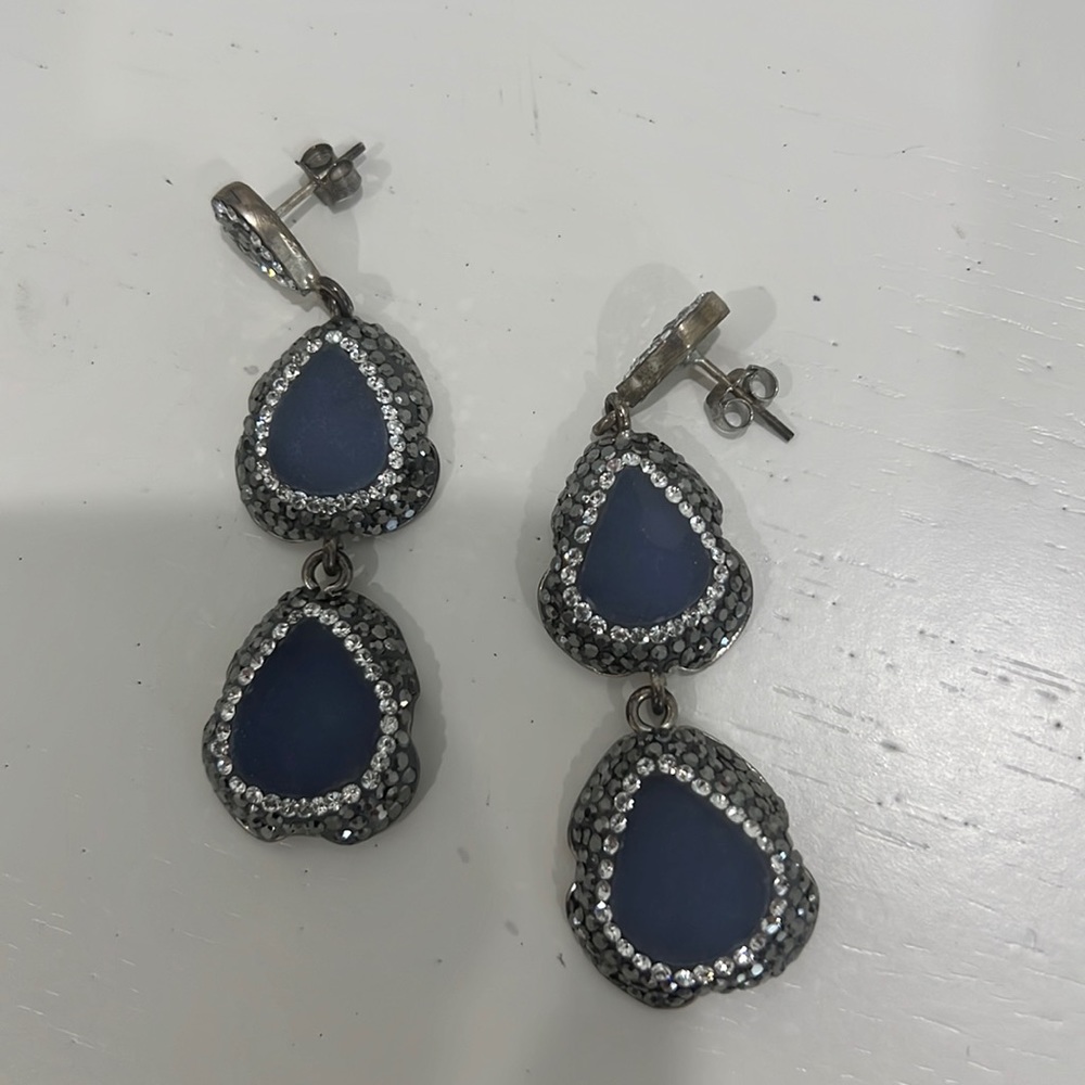 Stunning sterling and crystals surrounding grey/blue druzy with post